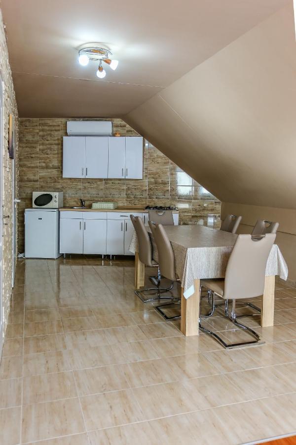 Gárdi Apartman Szekszárd Exterior foto