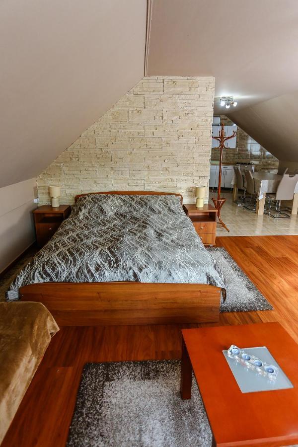 Gárdi Apartman Szekszárd Exterior foto